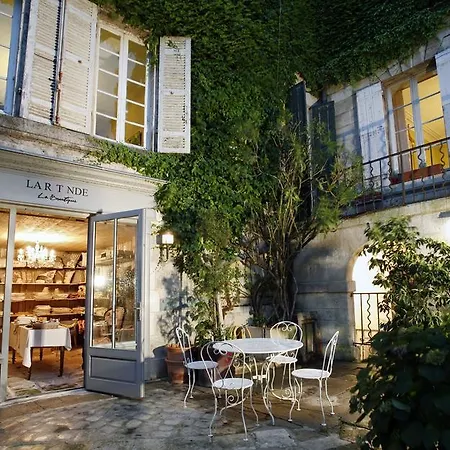 לינה וארוחת בוקר Chambres D'hote La Rotonde *
