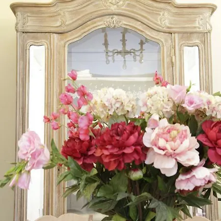 Chambres D'hote La Rotonde Bed & Breakfast Saintes